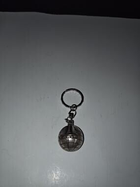 Paris France Eiffel Tower Globe Key Ring Keychain Vintage Collectible Decor